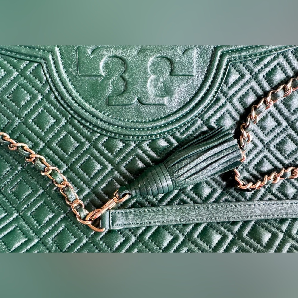 Tory Burch Quilted Fleming Leather Tote in Green - Picture 10 of 15